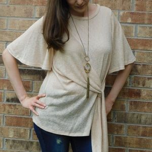 **Host Pick**Front Tie Half Sleeve Top